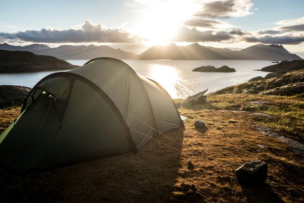 Comment faire du camping sauvage dans les montagnes Rocheuses canadiennes ?
